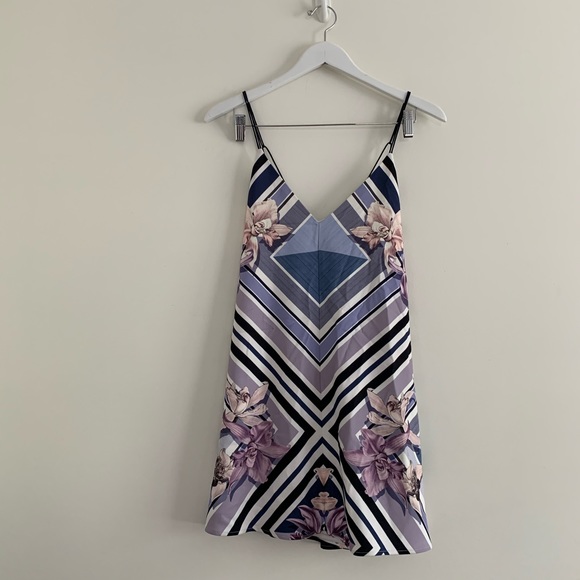 NWOT STYLESTALKER OCHIRD SHADOWS A CUT DRESS - Picture 5 of 10